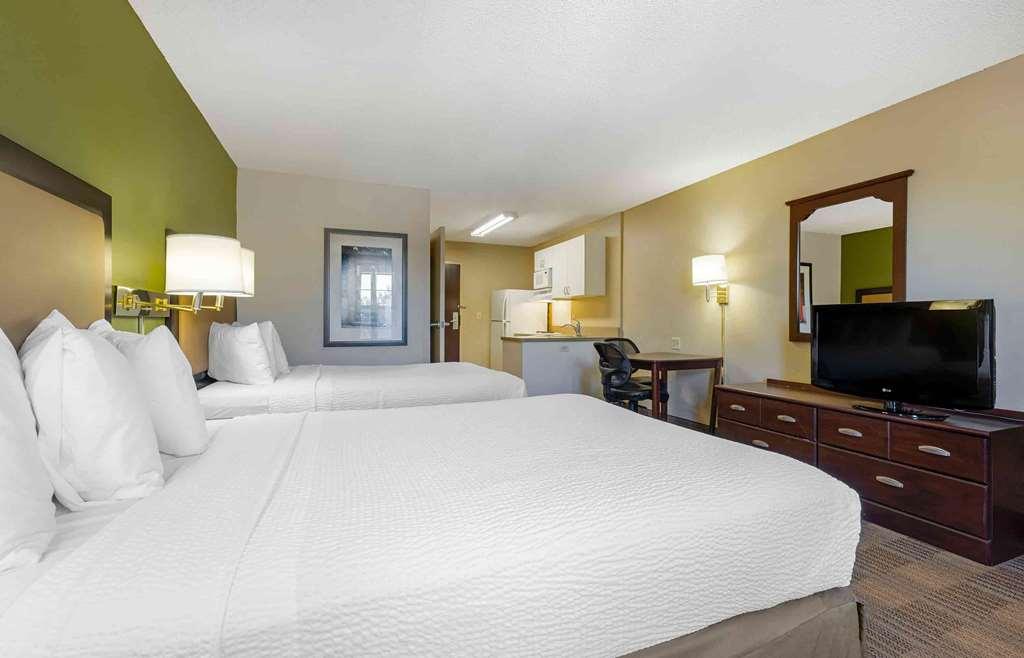 Extended Stay America Suites - San Diego - Carlsbad Village By The Sea Room photo